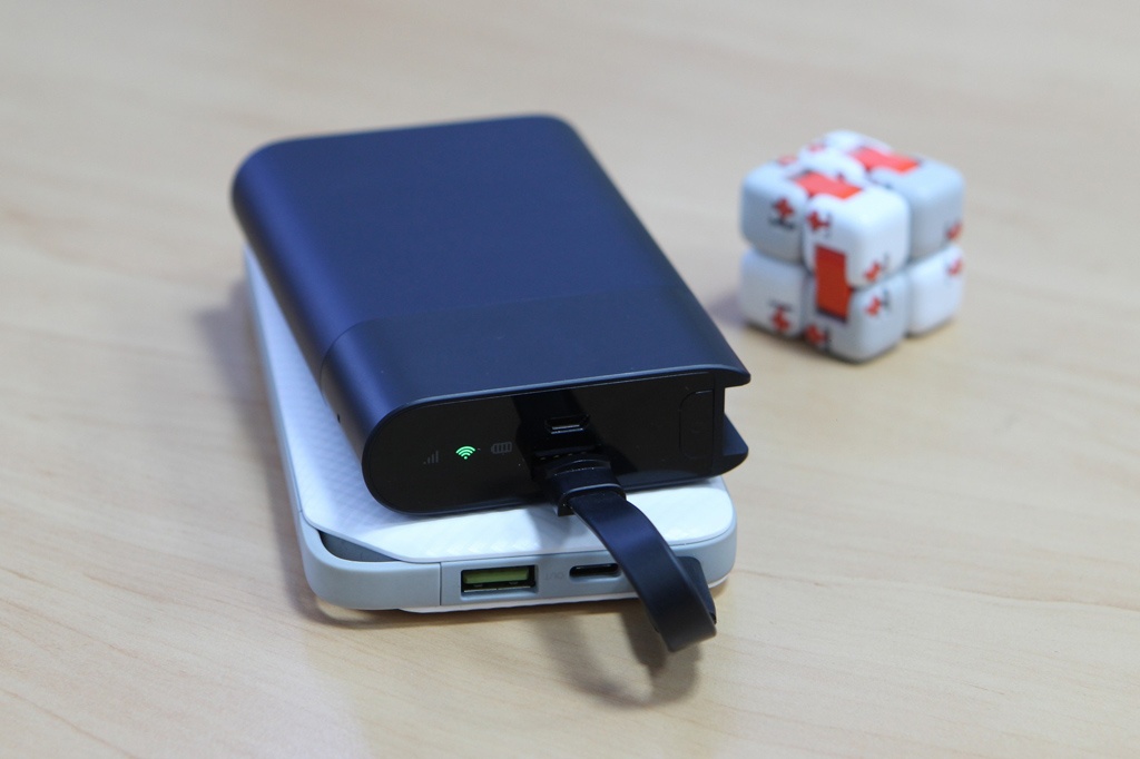 Роутер Xiaomi Zmi 4G Wi-Fi и Power Bank MF885 10000 mAh Black - Аккумулятор 10000 мАч